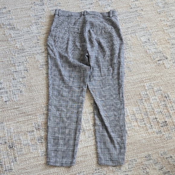 H&M Black and White Plaid Ankle Pants - Picture 4 of 4